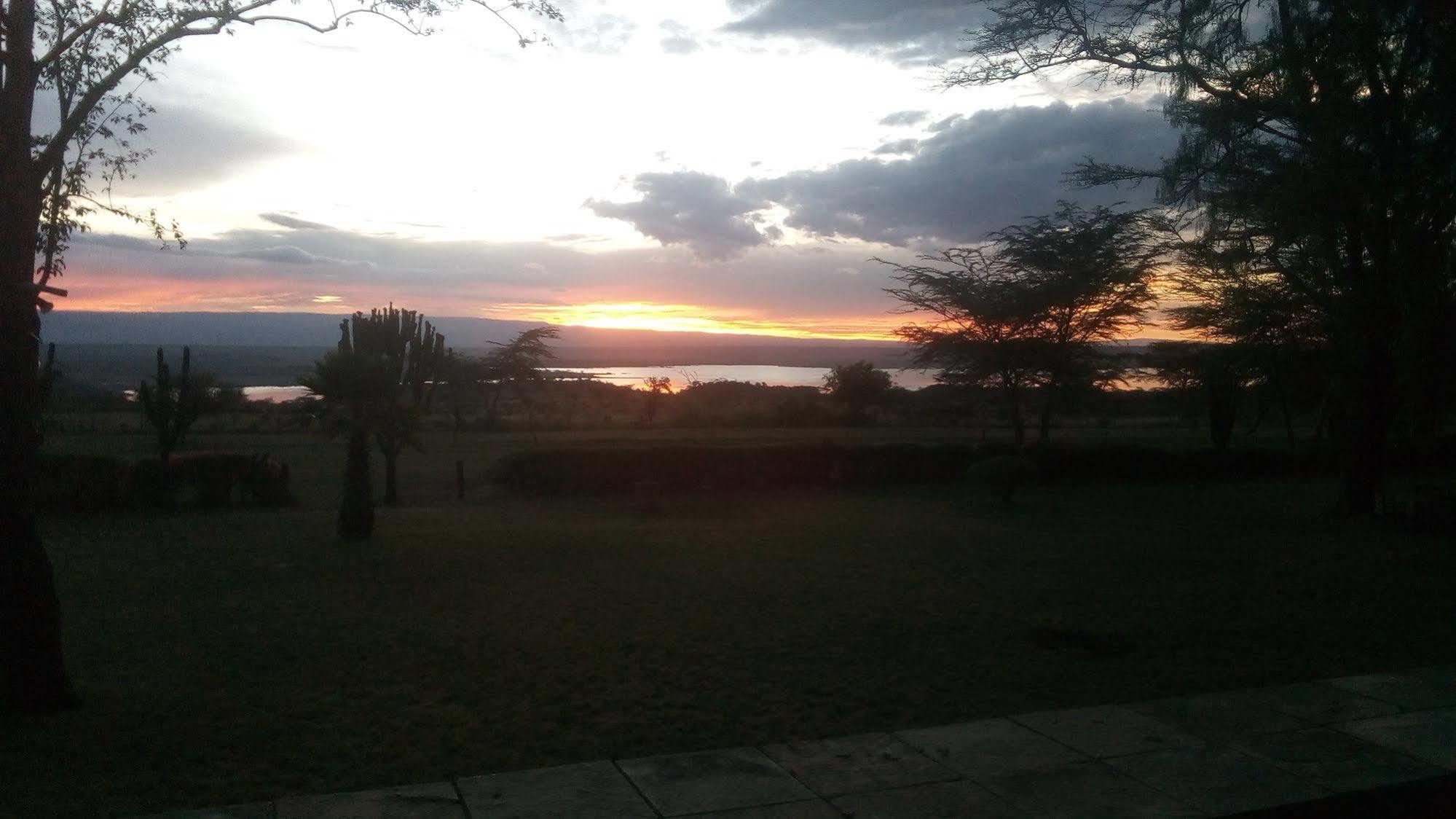 Jacaranda Lake Elementaita Lodge Gilgil Extérieur photo